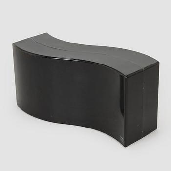 Eero Aarnio, Bord "Copacabana" för Adelta. Formgiven 1991.