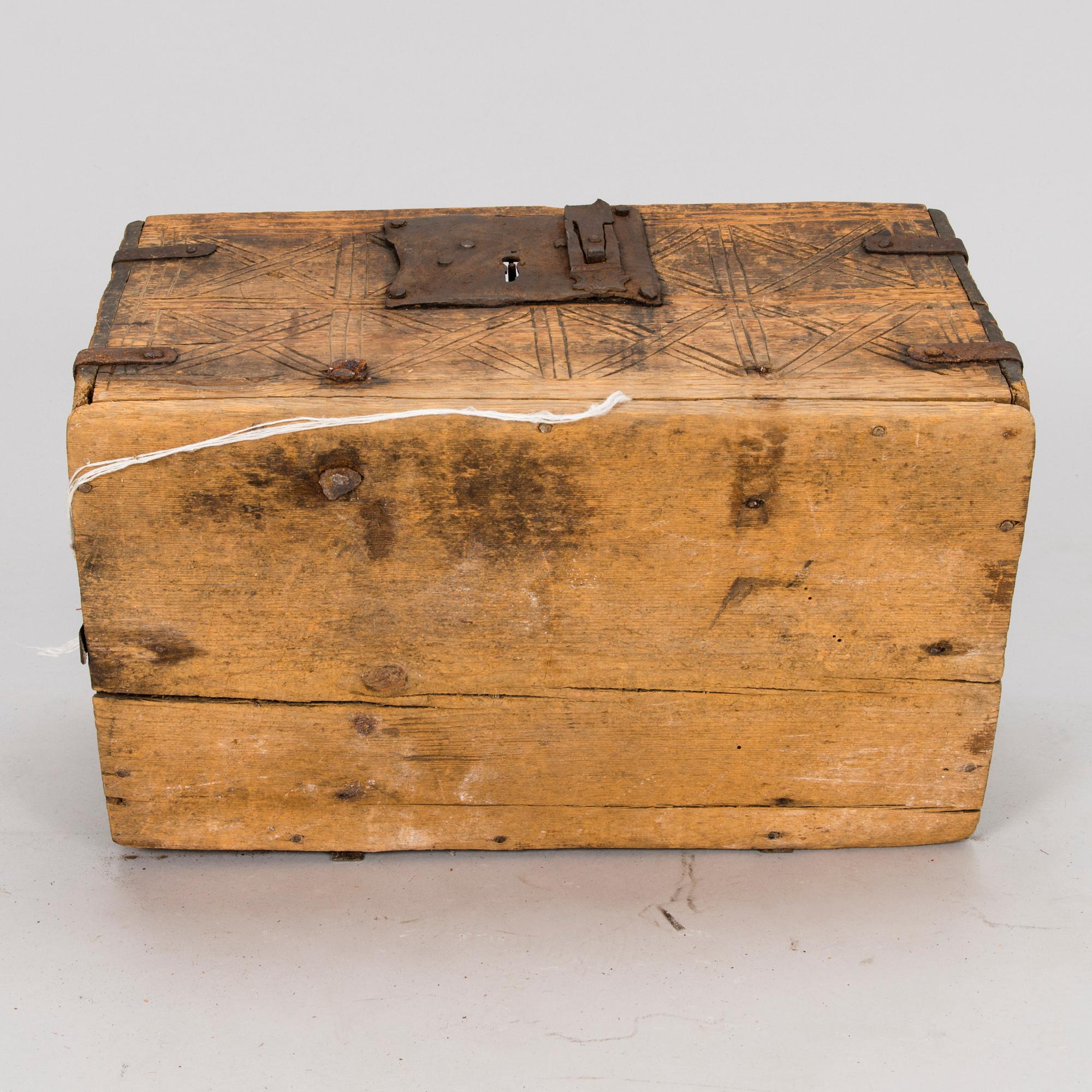 ARKKU 1500/1600-LUKU JA TUPAKKARASIA 1800-LUKU.