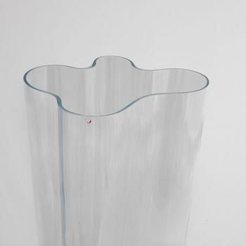 An Alvar Aalto vase, model 0551, signed Alvar Aalto Iittala 2000.