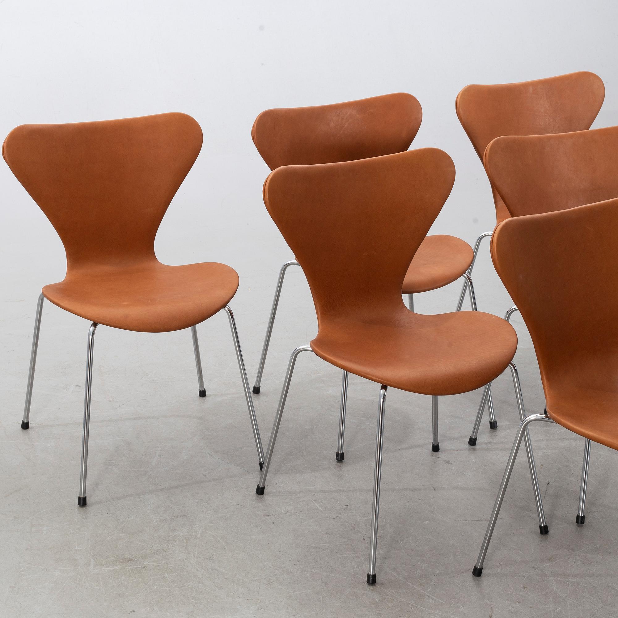 ARNE JACOBSEN, "Sjuan", 6 chairs, Fritz Hansen, Denmark.