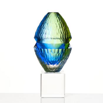 Erika Lagerbielke, skulptur "Integritet", Orrefors Gallery, 1997, signerad och numrerad 5-15.