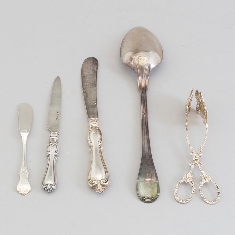 SAMLING SILVERBESTICK, 18 delar, 1800-/1900-tal.