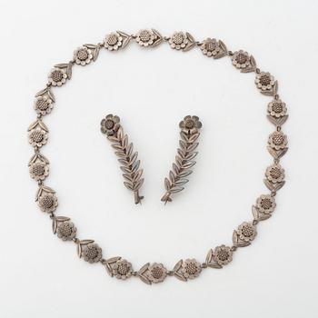 A Borgila necklace and two brooches in silver.