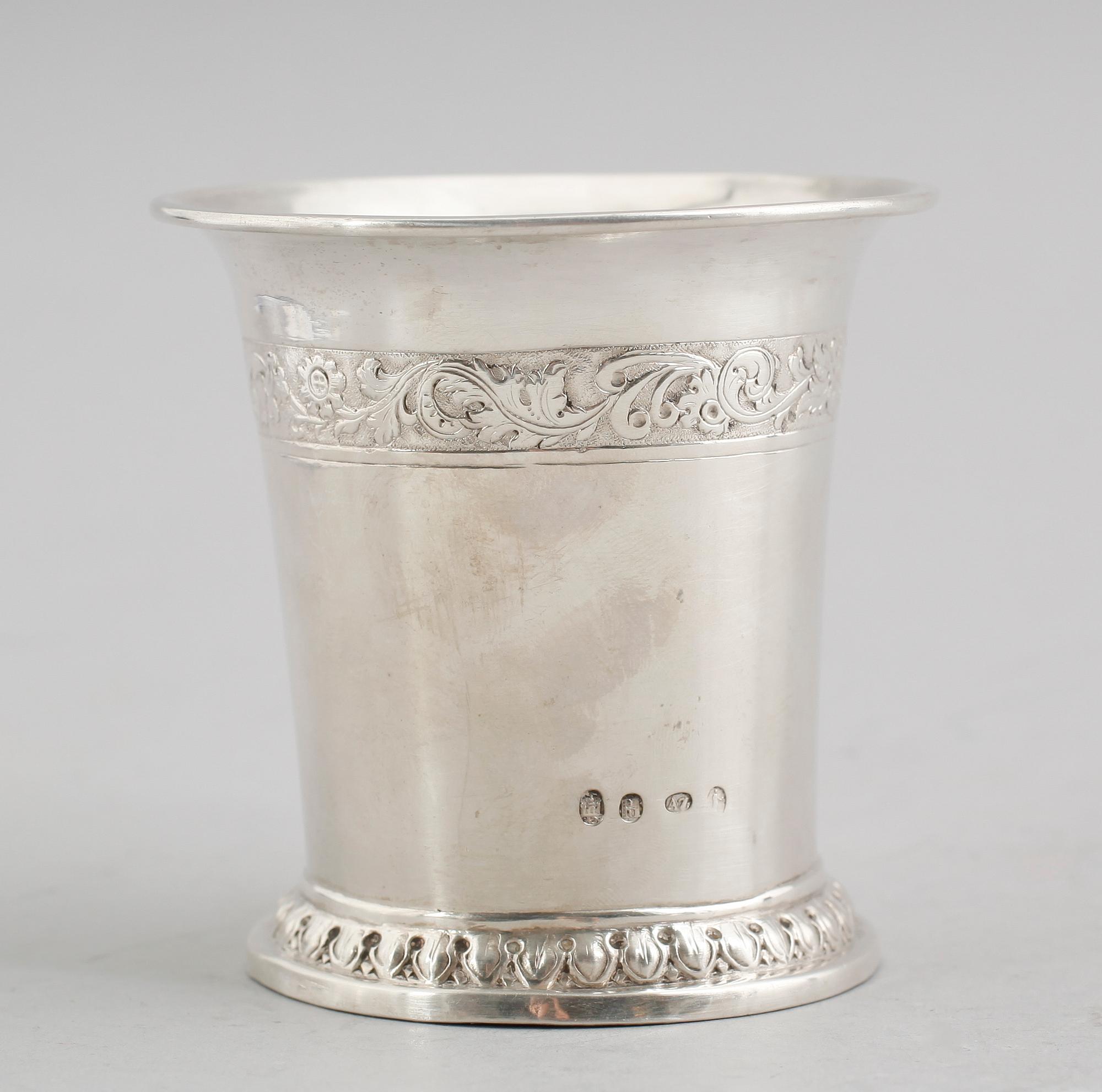 BÄGARE, silver, Peter R Hinnerup, 1843. Vikt ca 102 g.