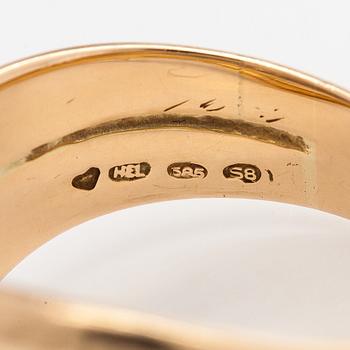 Ring, 14K guld och briljantslipade diamanter.