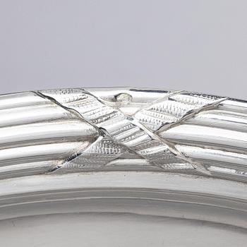 Twenty-one French silver dinner plates, marks of Maison Odiot, Paris, France, second half of the 19th century.