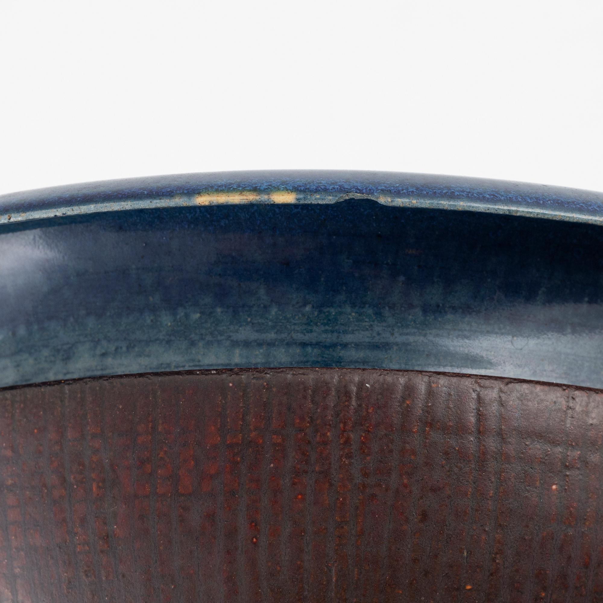 Wilhelm Kåge, a 'Farsta' stoneware bowl, Gustavsbergs studio, 1944.