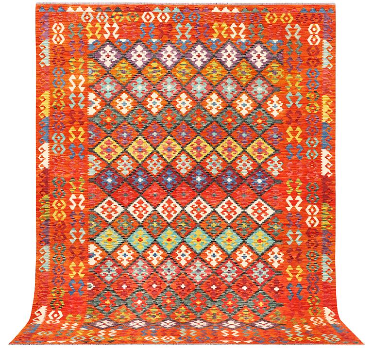 A Kilim carpet, c. 344 x 257 cm.