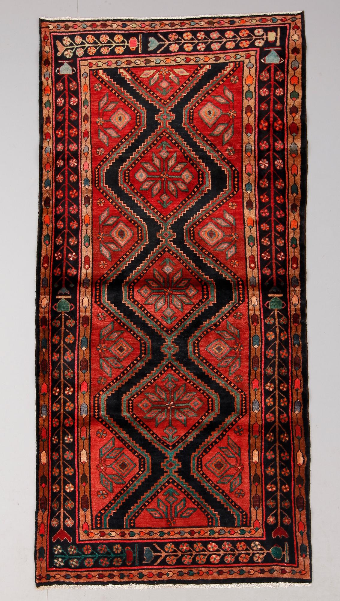 MATTA, Koliayer, galleri, 260 x 125 cm.