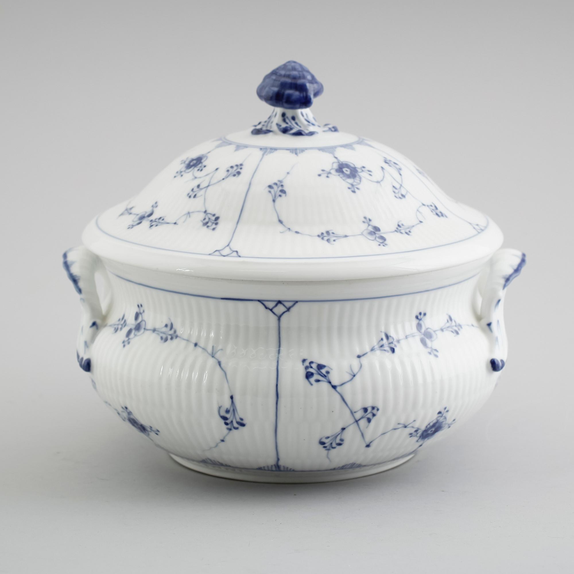 TERRIN, porslin, "Musselmalet", Royal Copenhagen.