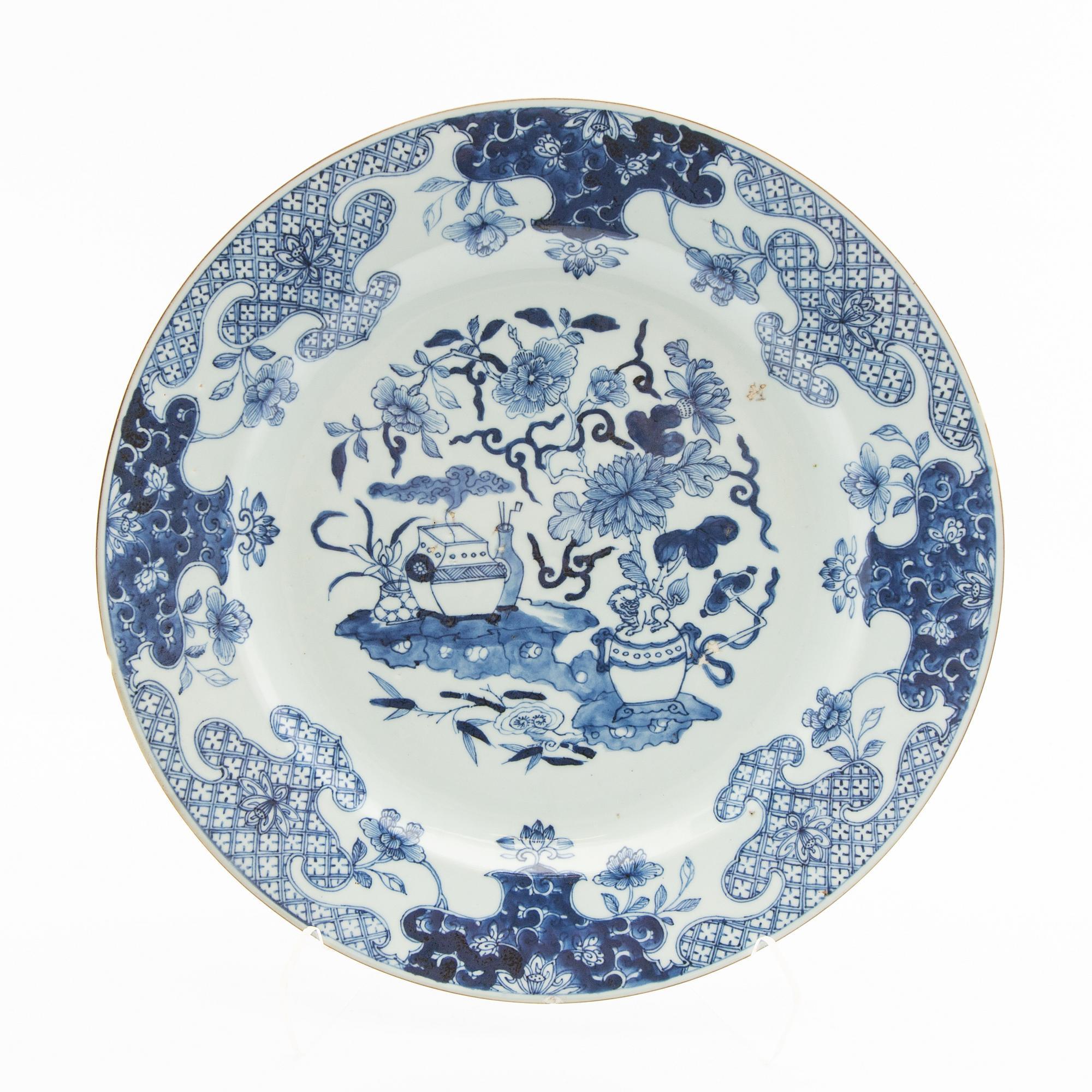 Large China Qianlong (1736-95) porcelain.