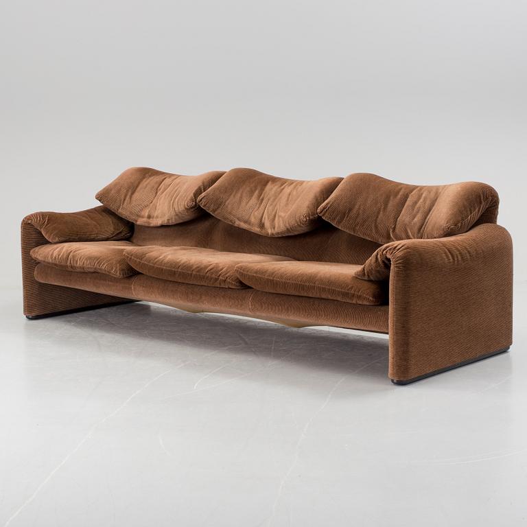 A "Maralunga" sofa by Vico Magistretti for Casina, 1970´s.