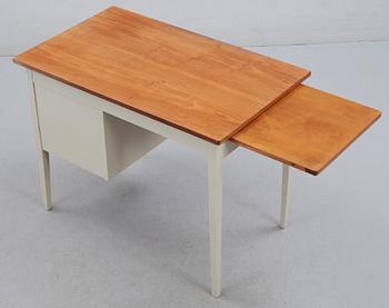 SKRIVBORD samt SKRIVBORDSSTOL, Sverige, 1950/60-tal.