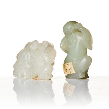Skulpturer, två stycken, nefrit. Kina, sen Qing dynasti.