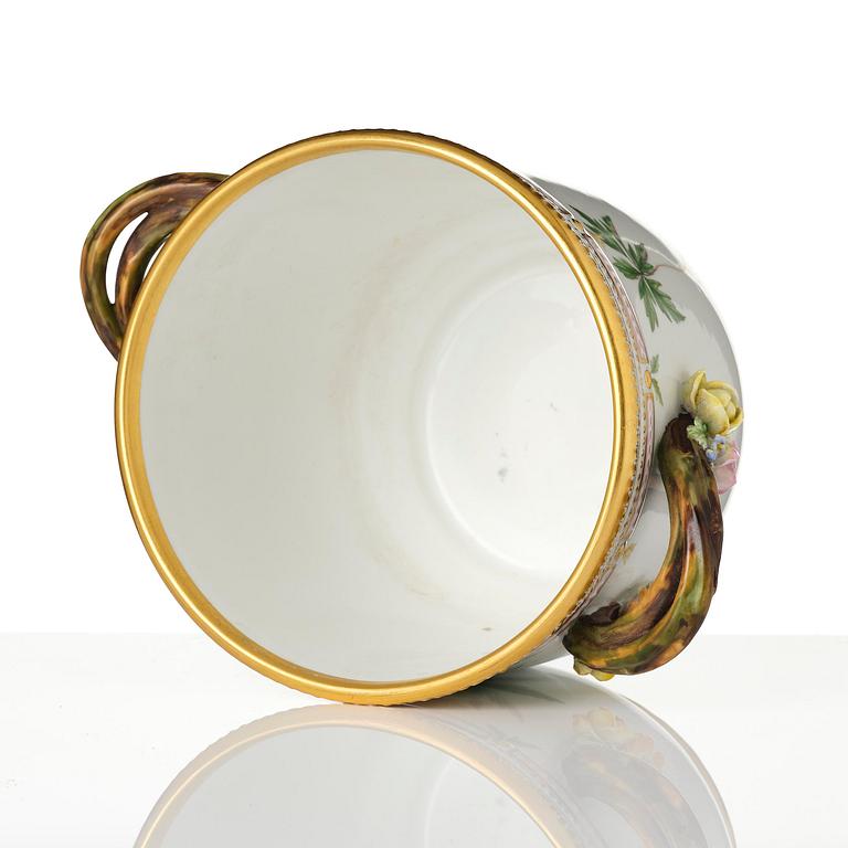 Ytterfoder/Vinkylare, porslin. 'Flora Danica', Royal Copenhagen, Danmark, 1900-tal.