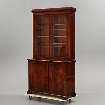 BOKSKÅP, senempire, 1800-talets mitt.