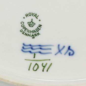 ROYAL COPENHAGEN, eight 'Musselmalet' helblonde  porcelain plates and dishes,  Denmark.