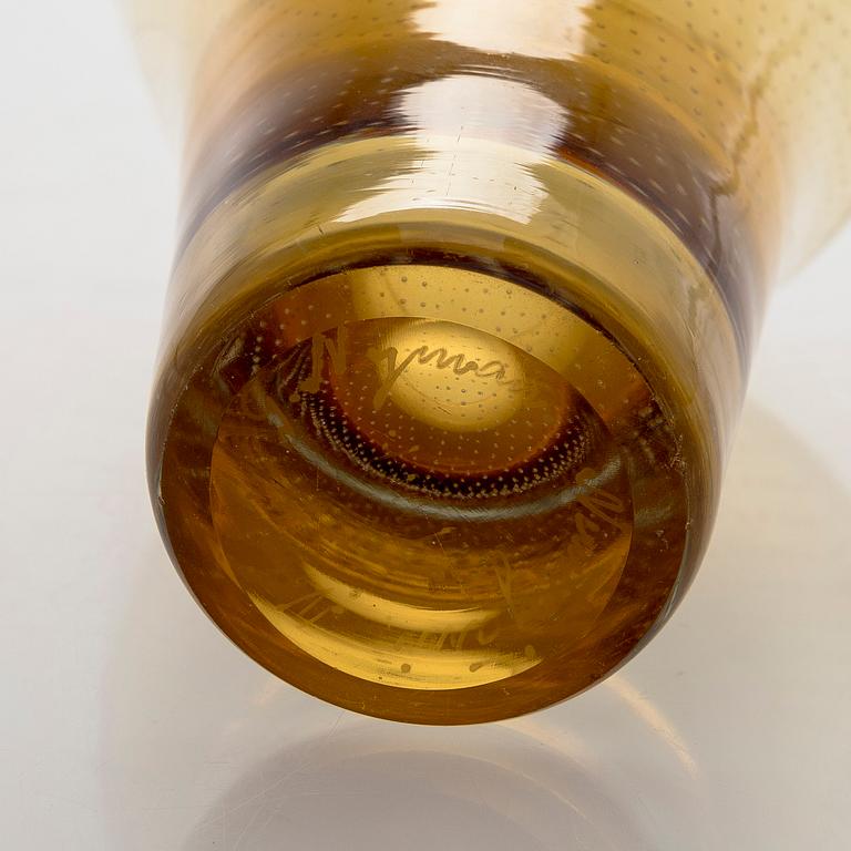 Gunnel Nyman, vas, modell "GN 12", signerad G. Nyman Nuutajärvi Notsjö 1947.