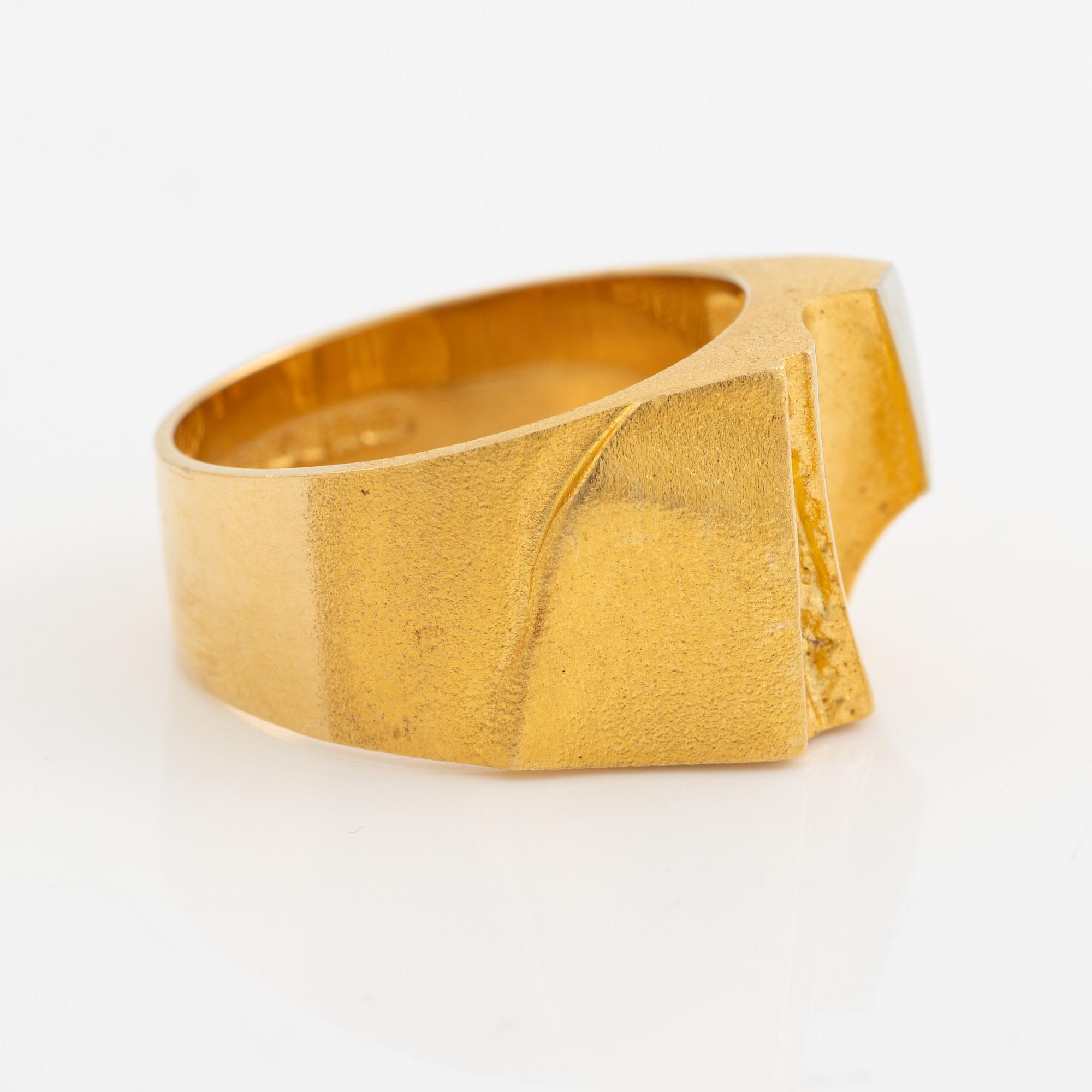 Björn Weckström, en ring, 18K guld och platina, Finland 1979. För Lapponia.