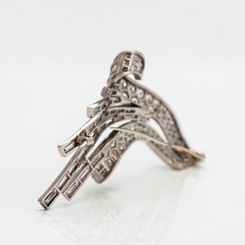 Brosch, platina och diamanter ca 6.50 ct tot.
