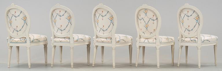 STOLAR fem stycken snarlika, av Jacob Malmsten (mästare i Stockholm 1780-1788). Gustavianska.
