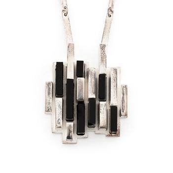 542. Björn Weckström, a sterling silver and onyx necklace, "Manhattan", Finland 2010.