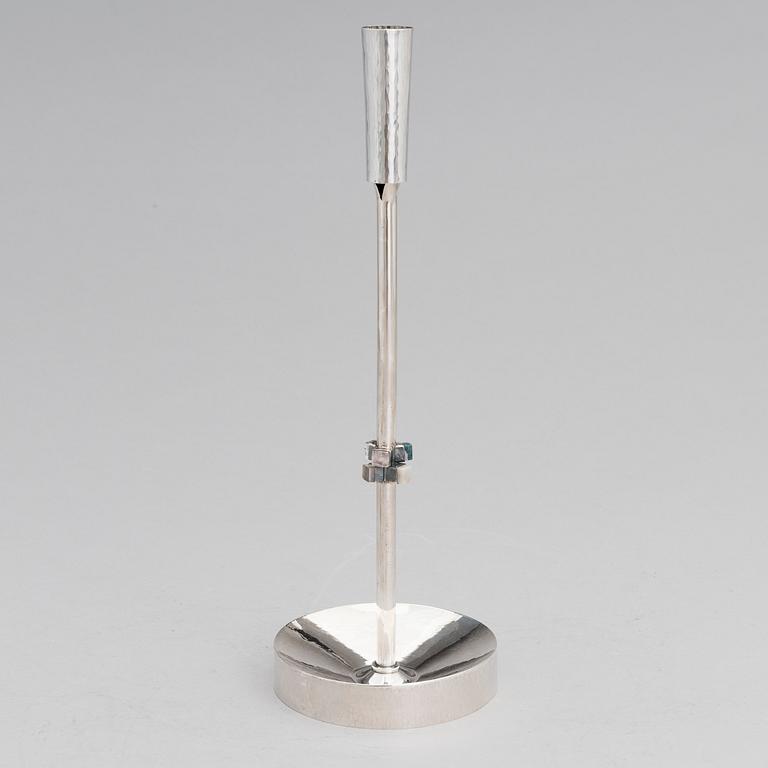 LJUSSTAKE, SOCKERSKÅL och GRÄDDSNÄCKA, silver, Pirkan-Kulta oy, Tammerfors 1964 och 1966.