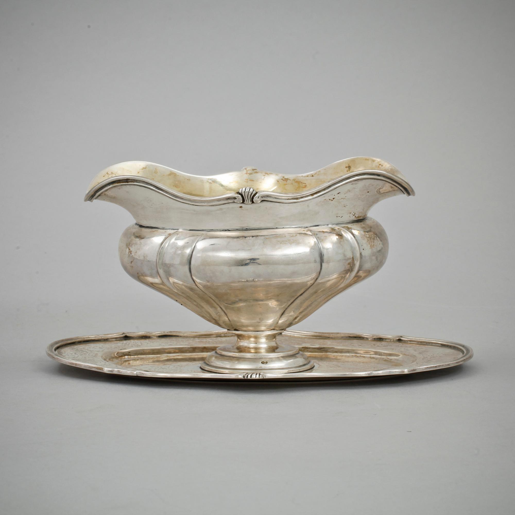 SÅSSKÅL PÅ FAT, silver, G A Dahlgren, Malmö 1934. 530gr.