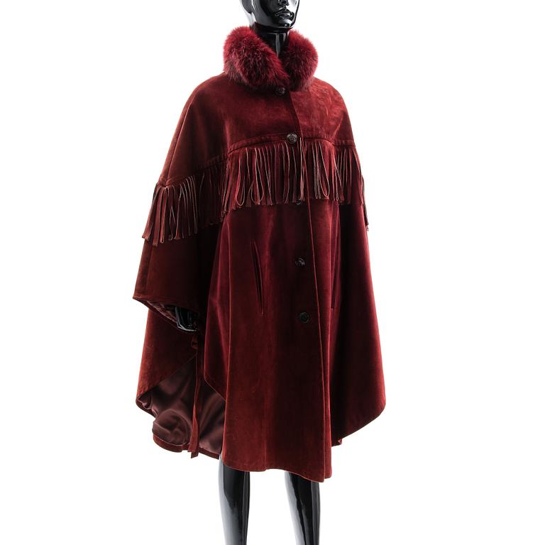 CAPE, Christian Dior.