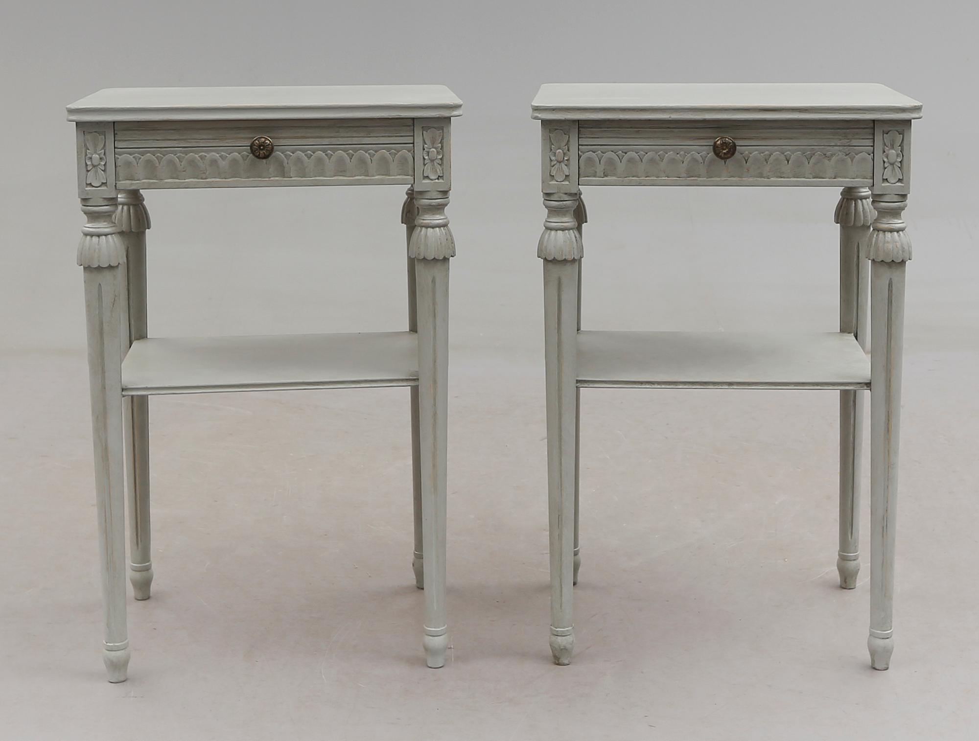 SÄNGBORD, 1 par, gustaviansk stil, 1900-talets mitt.