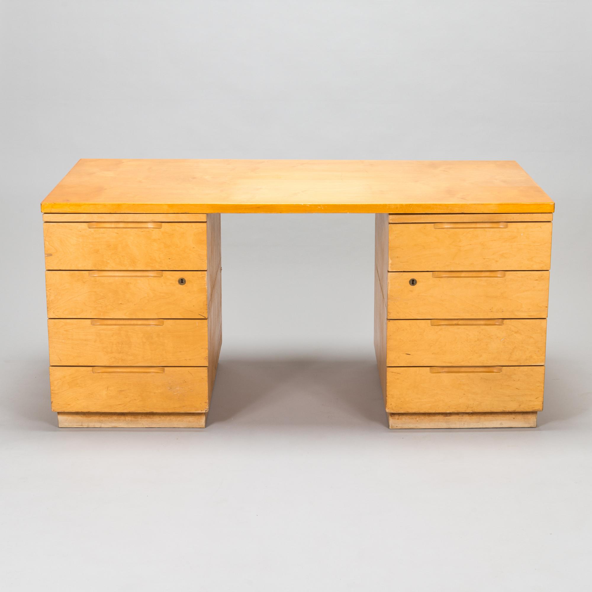 Alvar Aalto, kirjoituspöytä, malli 500, O.Y. Huonekalu-ja Rakennustyötehdas A.B. 1930/40-luku.