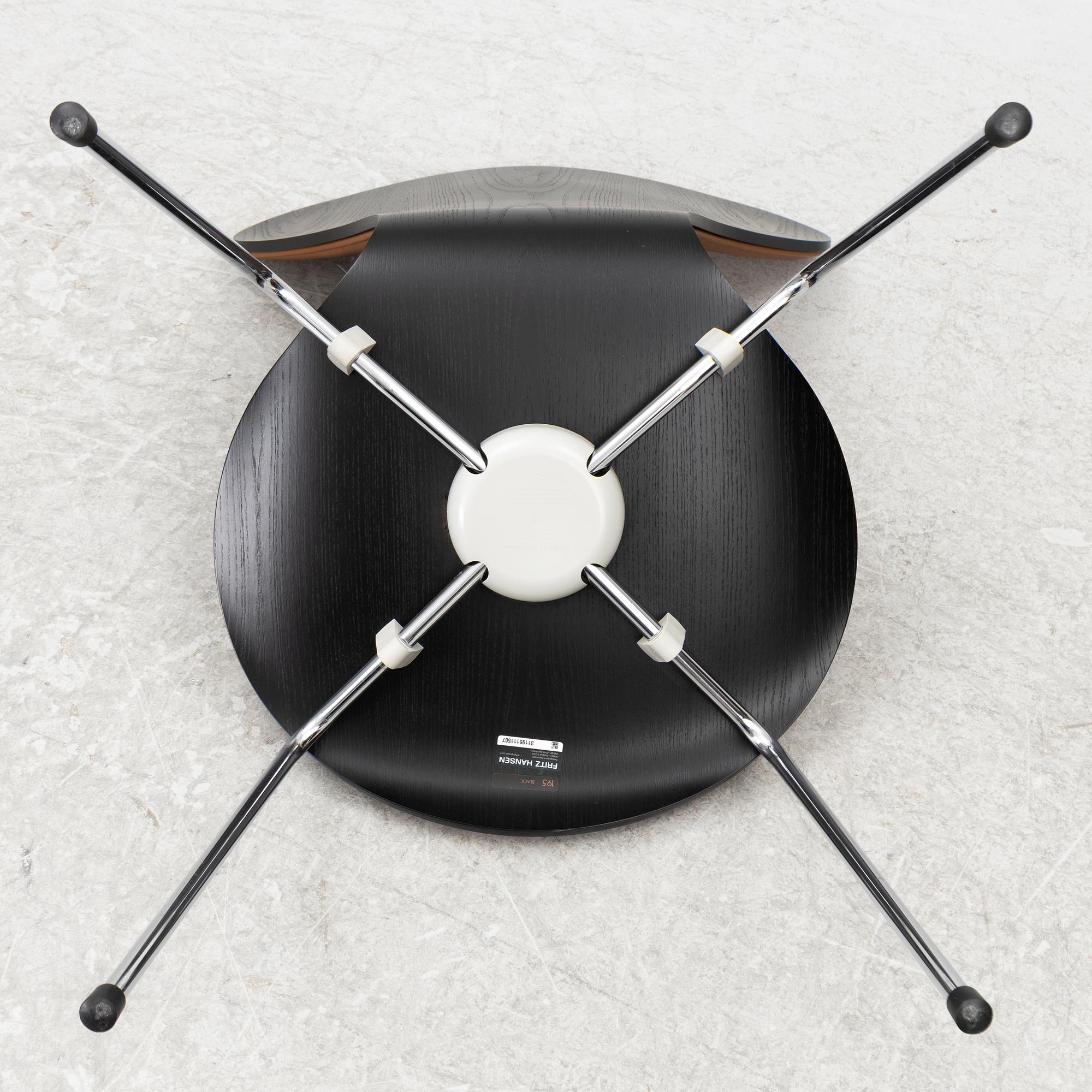 Arne Jacobsen, A 'Sjuan' chair, Fritz Hansen, Denmark, contemporary production.