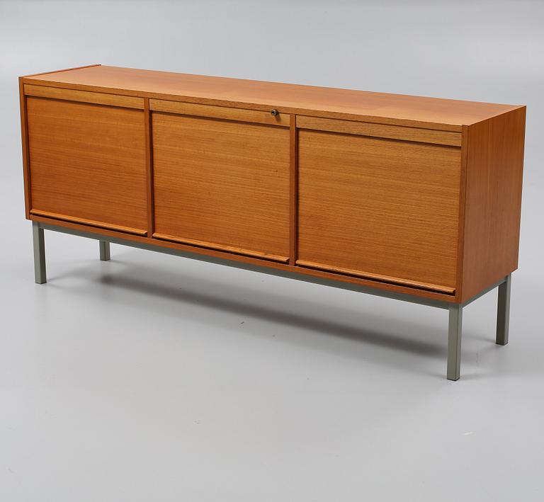 SIDEBOARD, 1900-talets andra hälft.