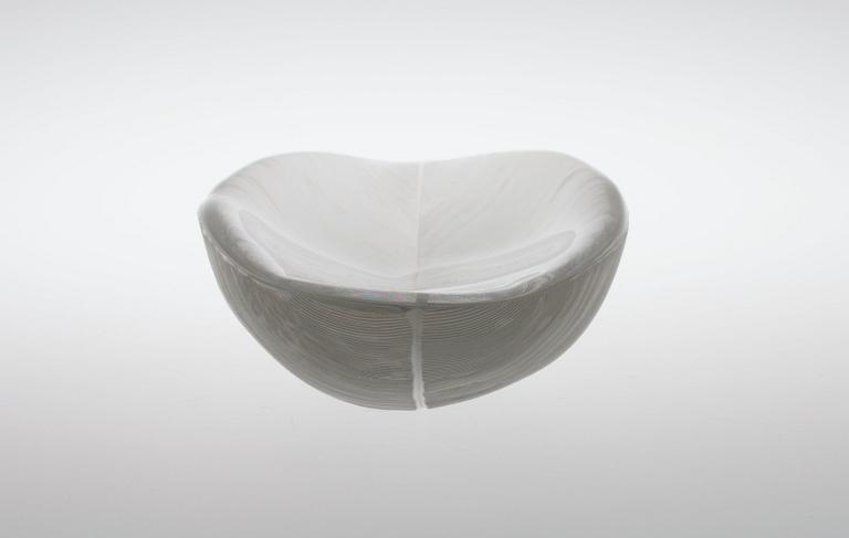 Tapio Wirkkala, A GLASS DISH.