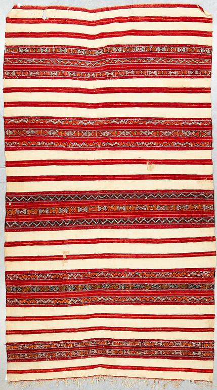 MATTA, antik/semiantik kelim, Marockansk. Ca 300 x 167.