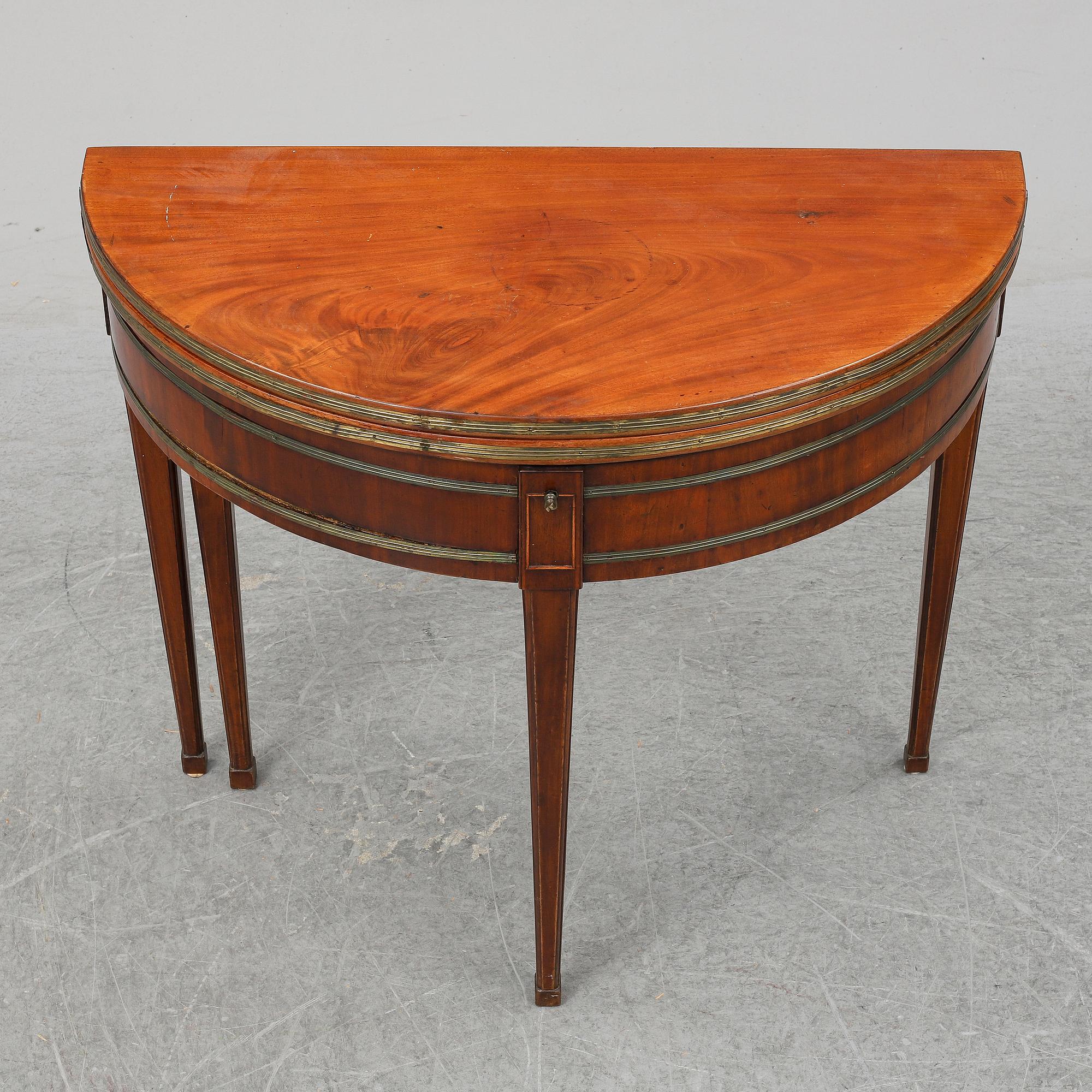 A Directoire games table.