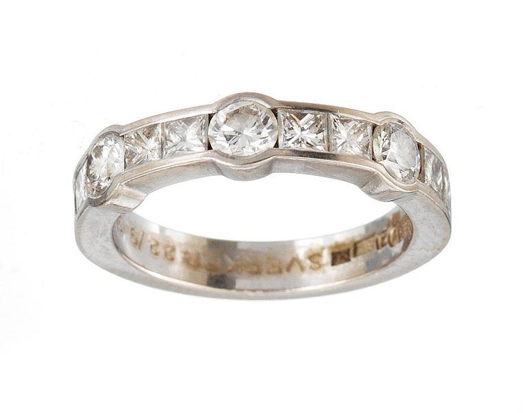 RING, briljant- och prinsesslipade diamanter, tot. ca 1.20 ct.