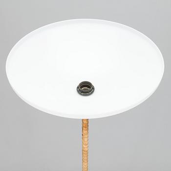 Lisa Johansson-Pape, Lattiavalaisin, Stockmann-Orno, 1900-luvun puoliväli. Korkeus 188 cm.