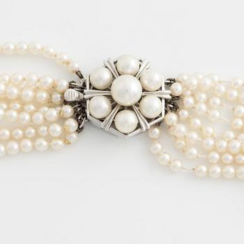 Mikimoto, cultured pearl necklace.