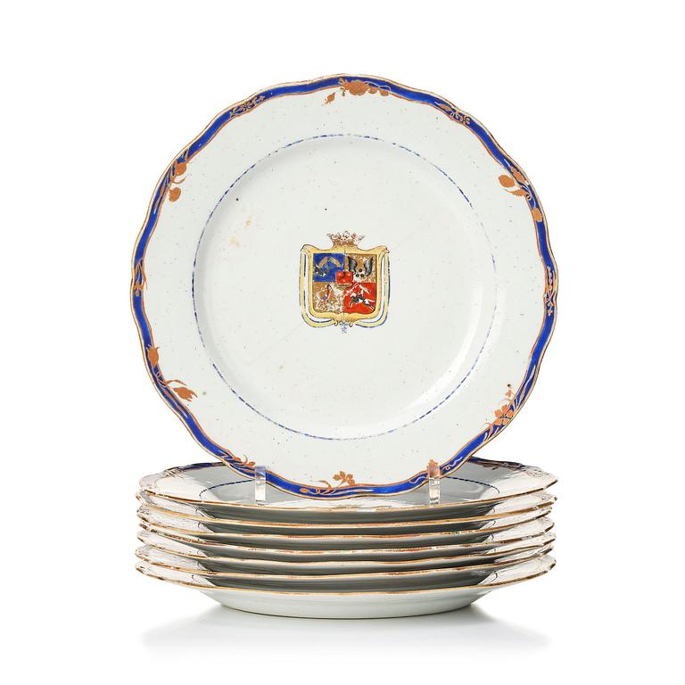 A set of 8 Chinese Export armorial dinner plates, Qing dynasty, 1790's.