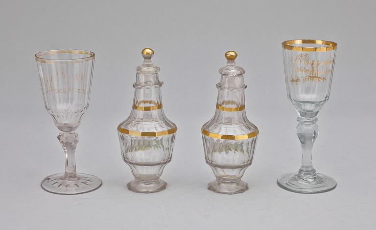 VINGLAS 2 st SAMT KARAFFER, ett par, glas, omkr 1800.