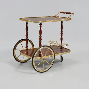 SERVERINGSVAGN, 1900-talets andra hälft.