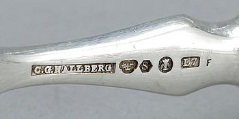 FISKBESTICK, 24 delar, silver och pälemor, CG Hallberg, bland annat 1906.