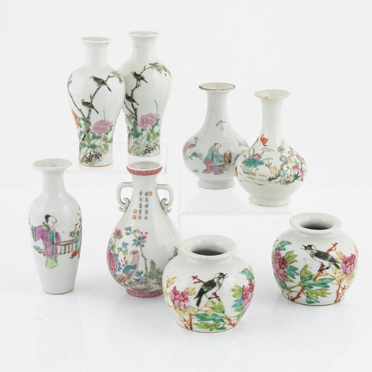 A set of eight Chinese vases, late Qing dynasty/20th Century.