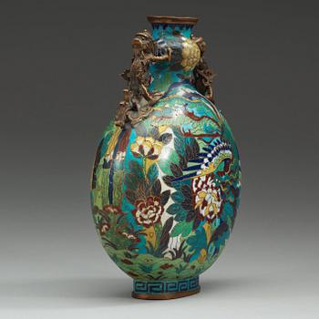 A cloisonné moon flask decorated with phoenix birds and flowers, Qing dynasty (1644-1912).