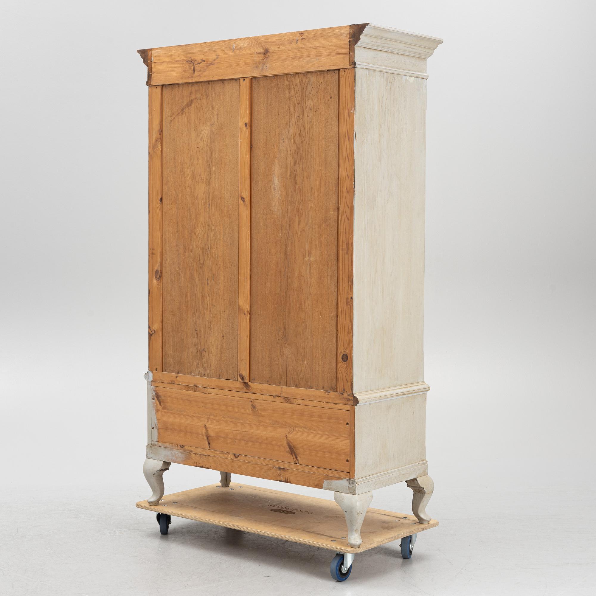 Skåp, 1900-talets början.