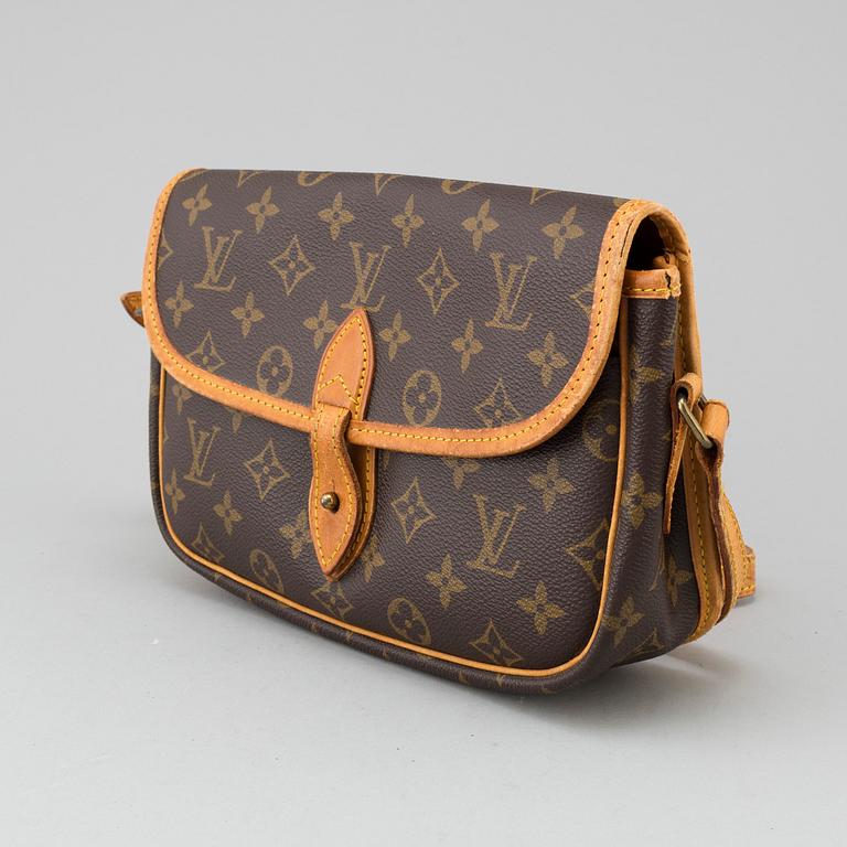 LOUIS VUITTON, "Sac Gibeciere PM" väska.