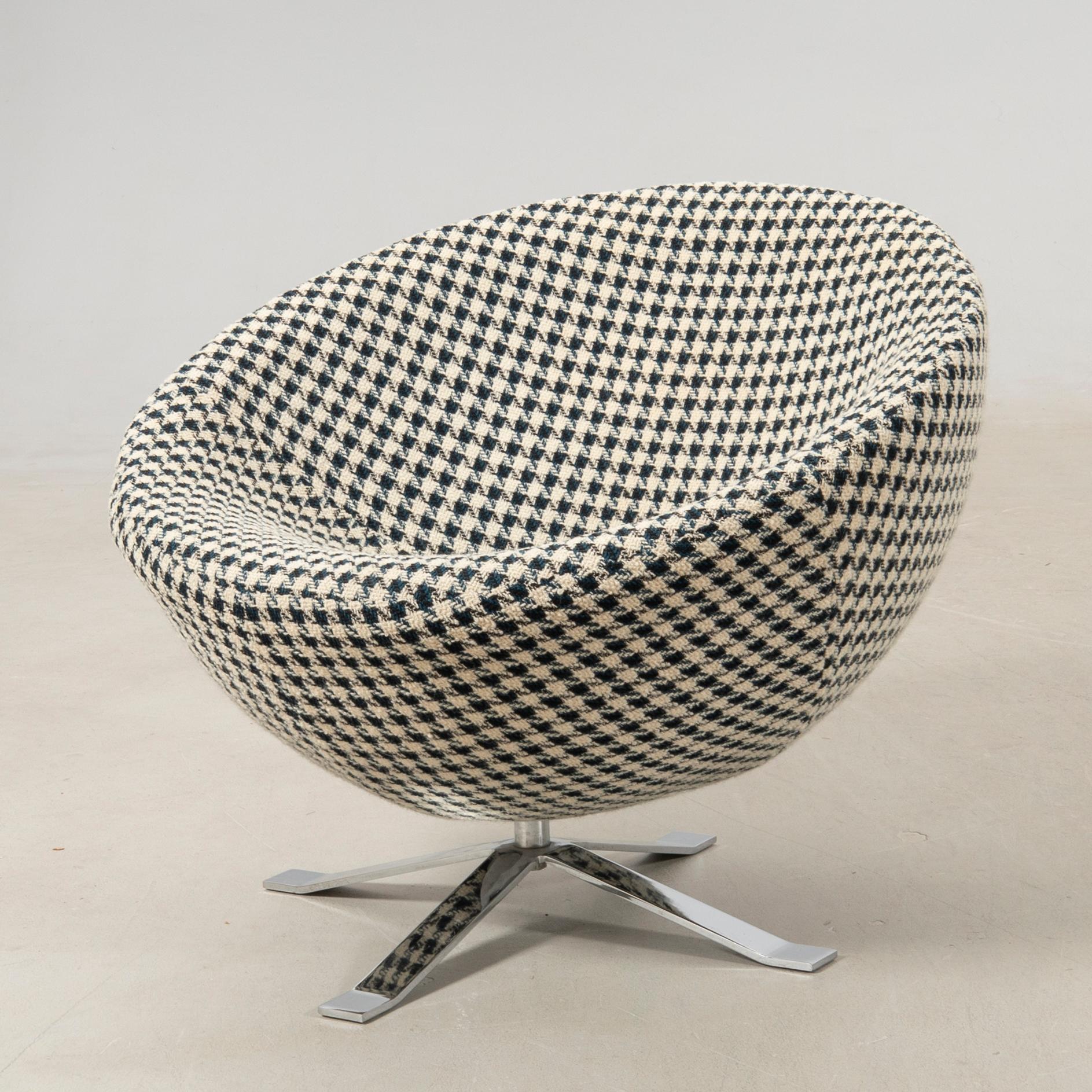 Swivel armchair, later part of the 20th century.