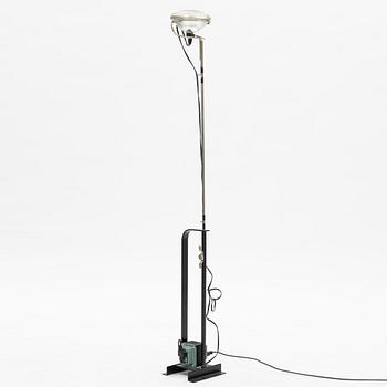 Pier Giacomo Castiglioni & Achille Castiglioni, golvlampa, "Toio", Flos.