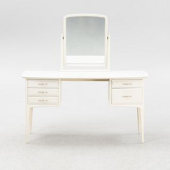 A mid 20th century dressing table.